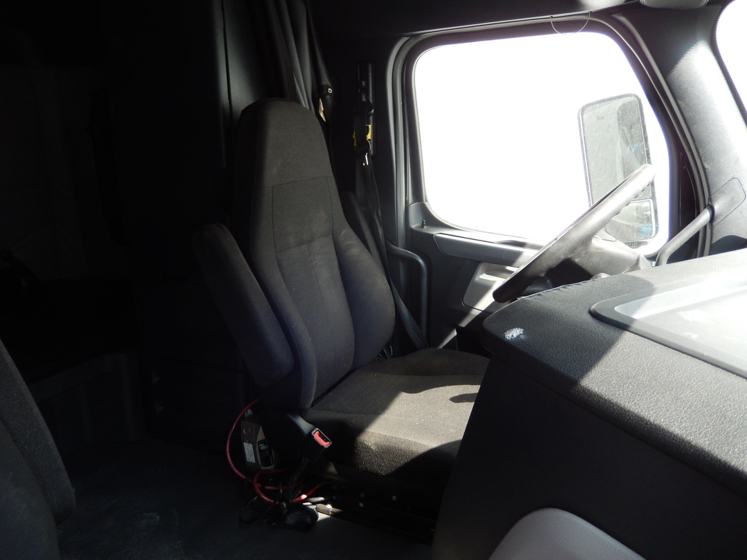 2019 FREIGHTLINER CASCADIA - Image 40